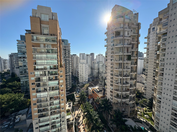 Foto REO1100479