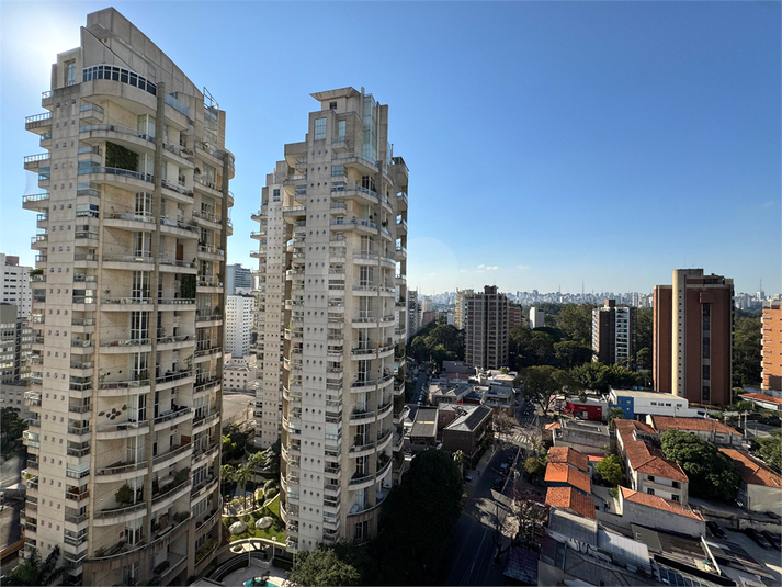 Foto REO1100479