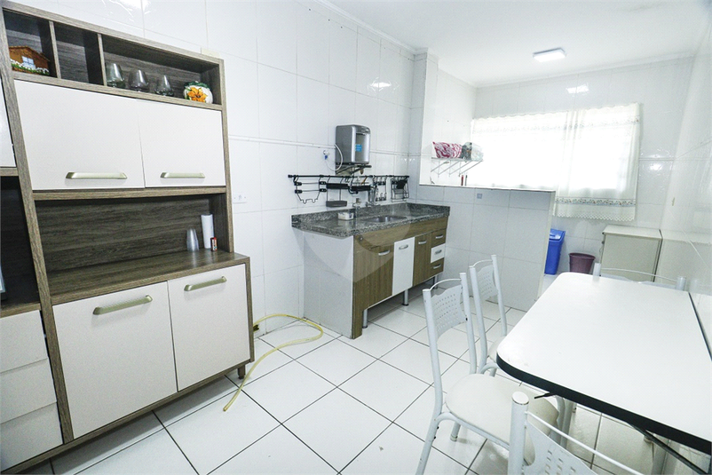 Foto REO1100521