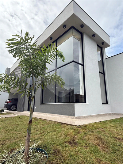 Foto REO1100653