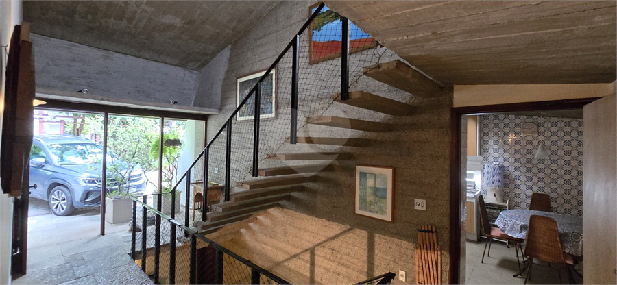 Foto REO1100752
