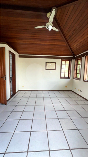 Foto REO1100756