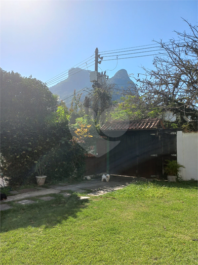 Foto REO1100782