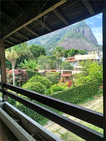 Foto REO1100782