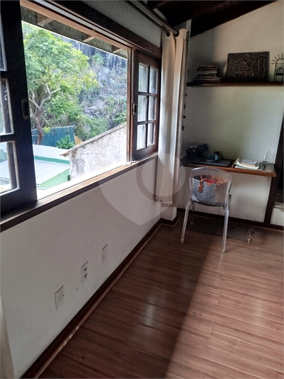 Foto REO1100782