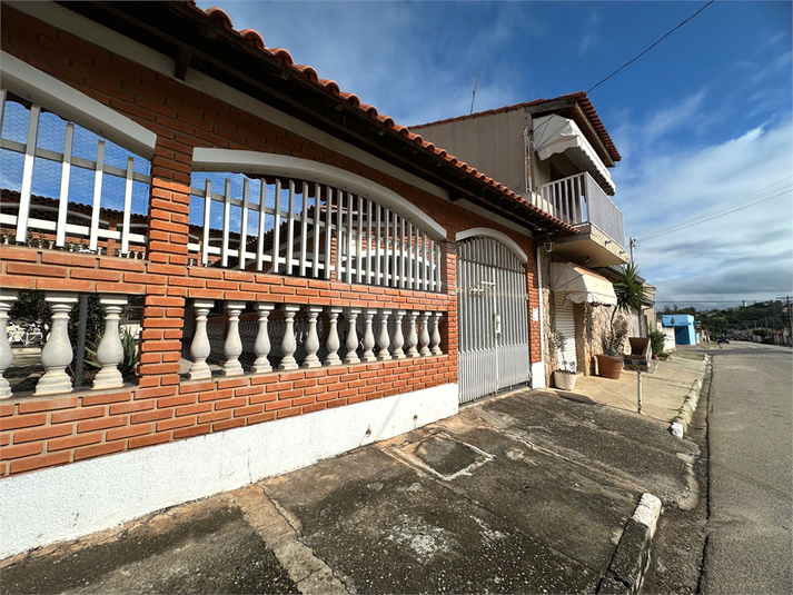 Foto REO1100837