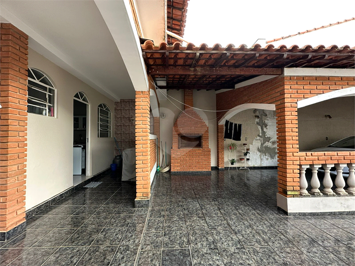 Foto REO1100837
