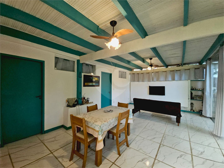 Foto REO1100852
