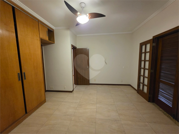 Foto REO1100857