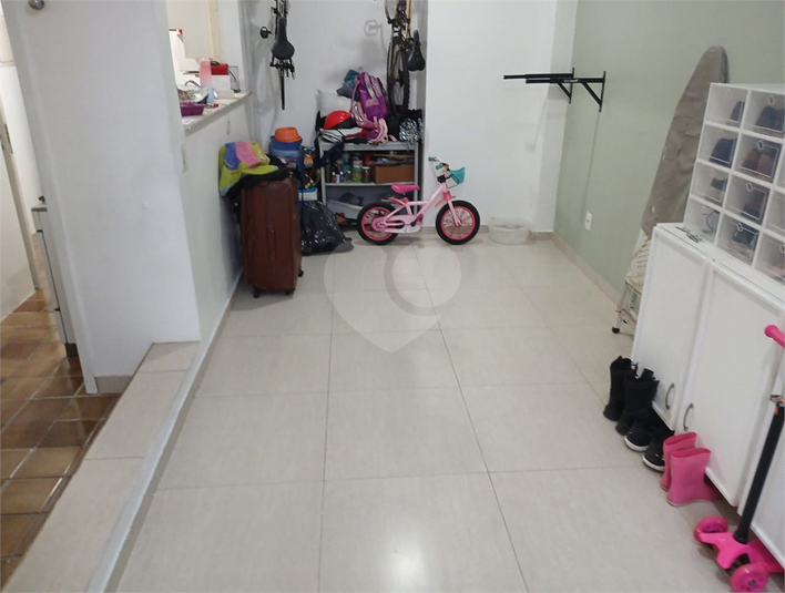 Foto REO1100863