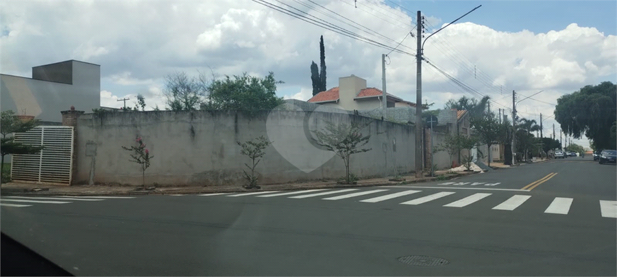 Foto REO1100874