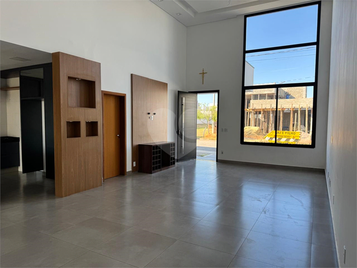 Foto REO1100991
