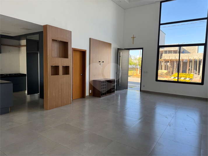 Foto REO1100991