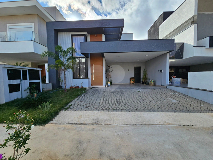 Foto REO1101001