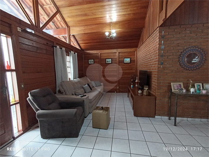 Foto REO1101185