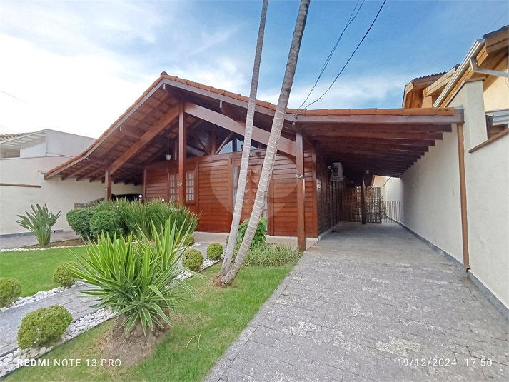 Foto REO1101185