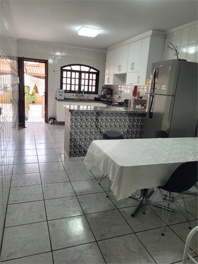 Foto REO1101420