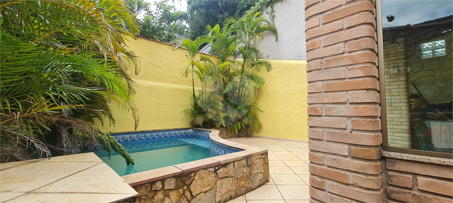 Foto REO1101437