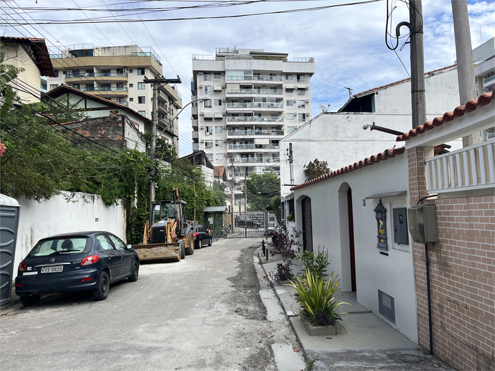 Foto REO1101442