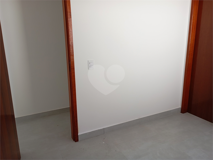 Foto REO1101451