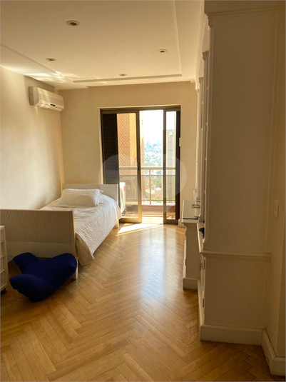 Foto REO1101747
