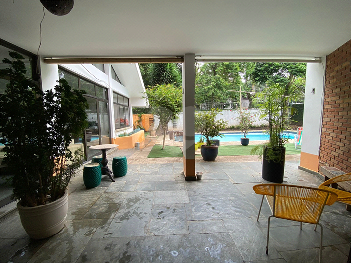 Foto REO1101785