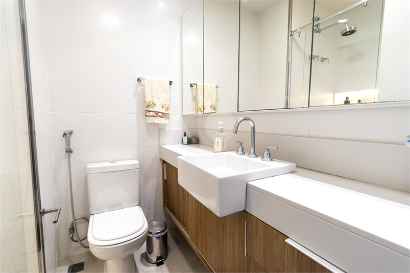 Banheiro suíte casal