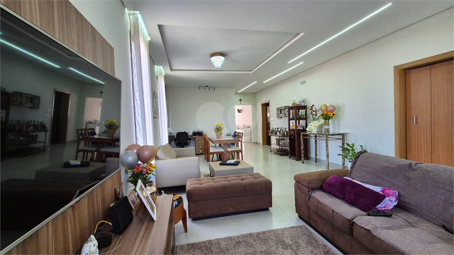 Foto REO1102071