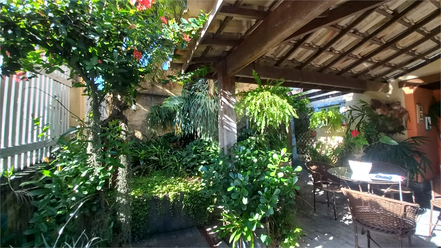 Foto REO1102096