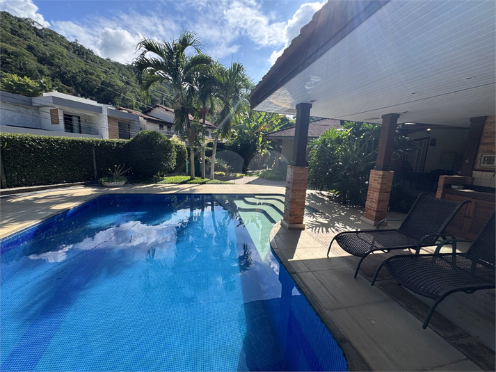 Foto REO1102179