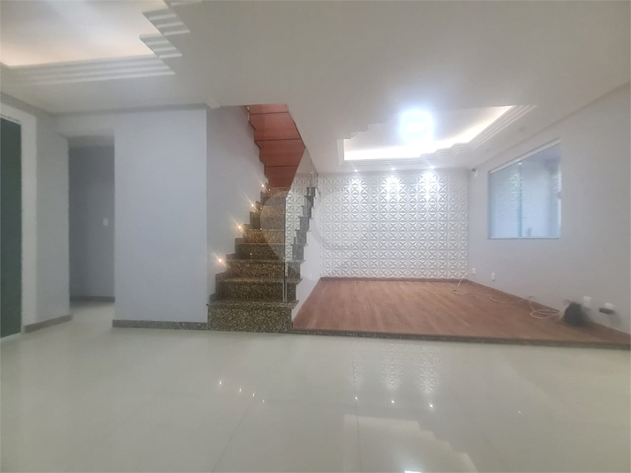 Foto REO1102410