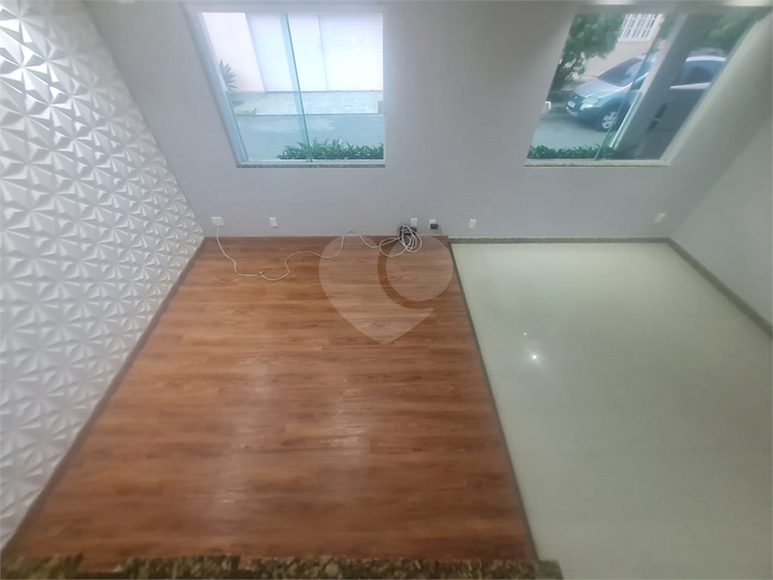 Foto REO1102410