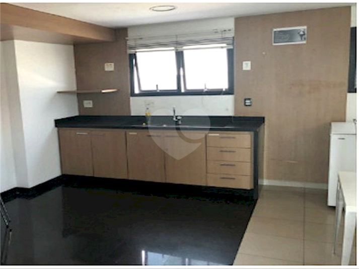 Foto REO1102433