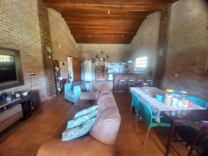 Foto REO1102444