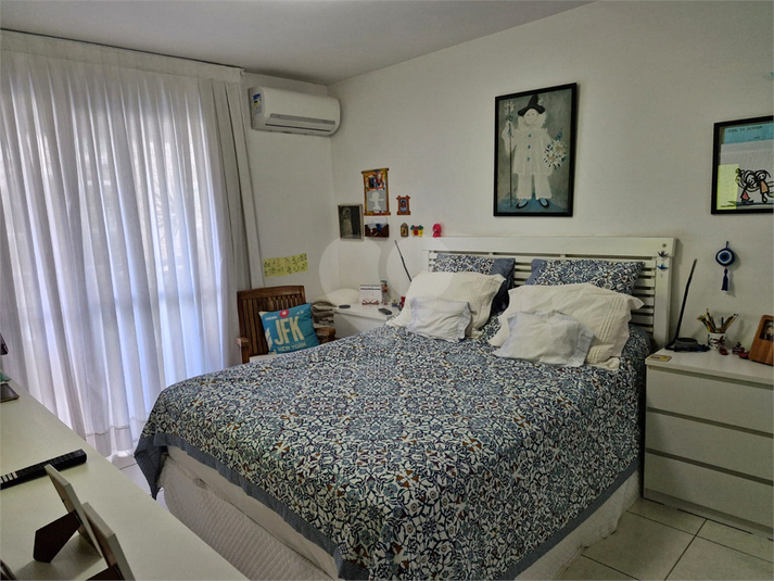 Foto REO1102504