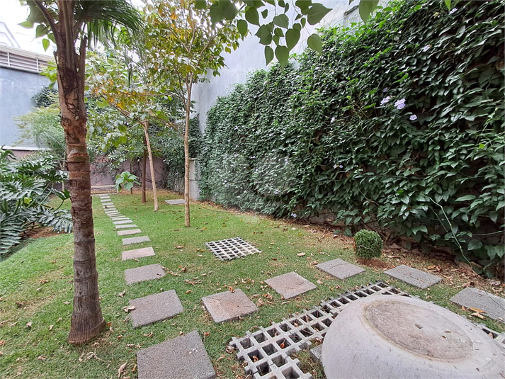 Foto REO1102521