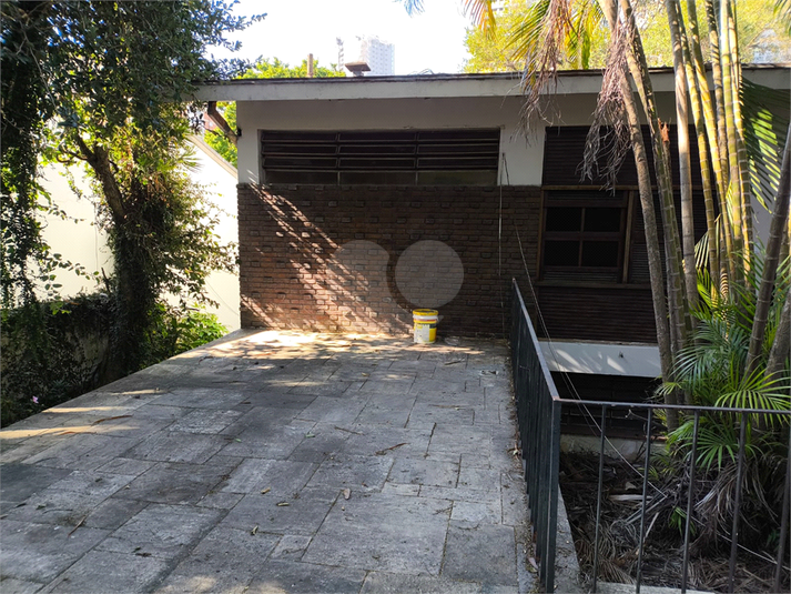 Foto REO1102527
