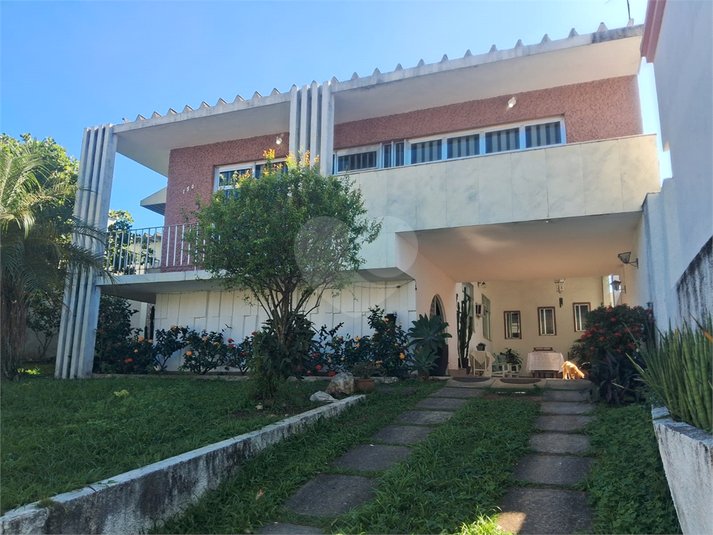 Foto REO1102626