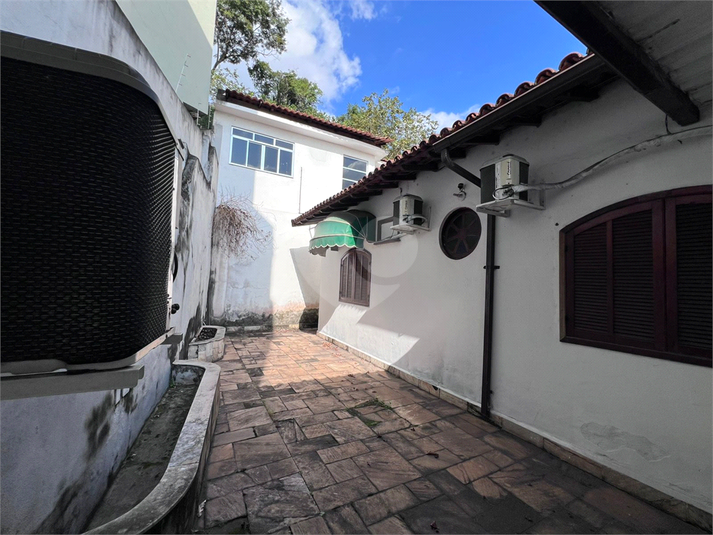 Foto REO1102631