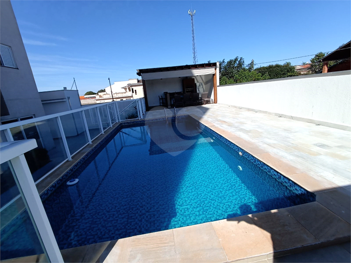 Foto REO1102633
