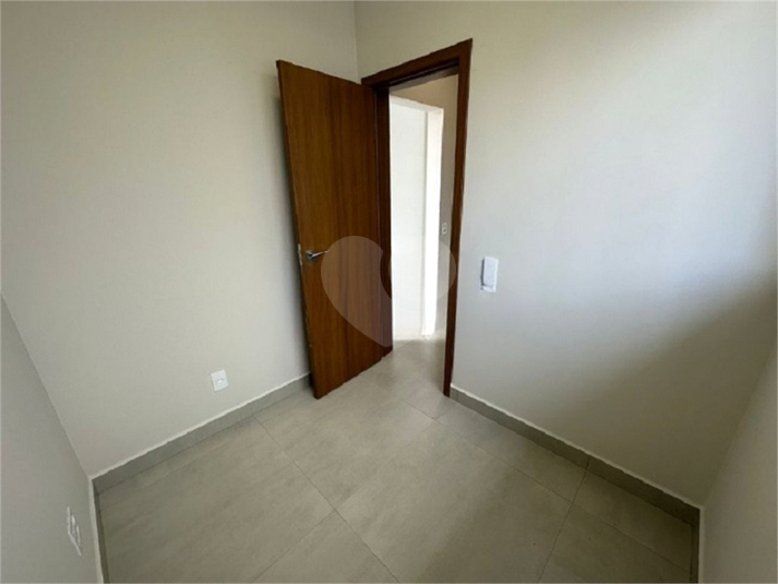 Foto REO1102663