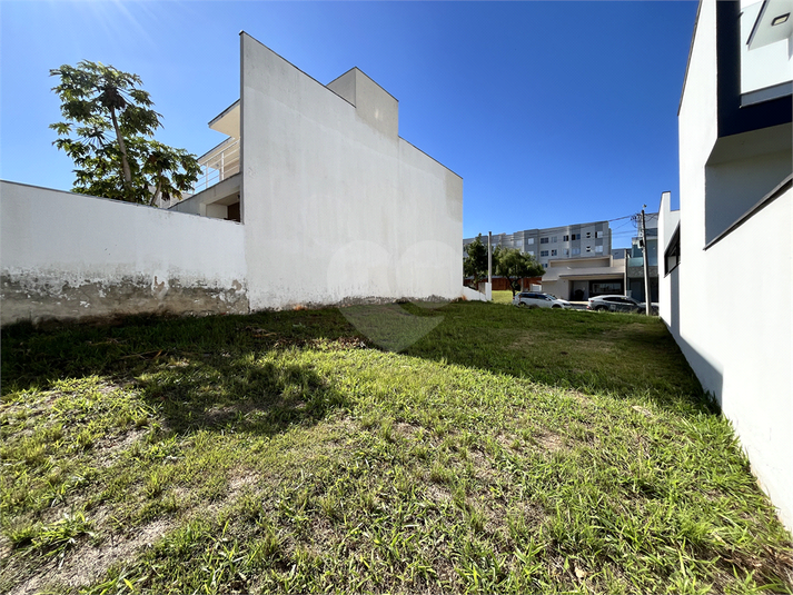 Foto REO1102670