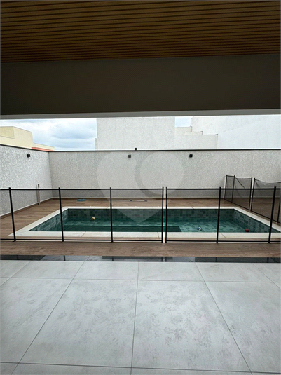 Foto REO1102688