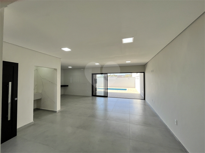 Foto REO1102696