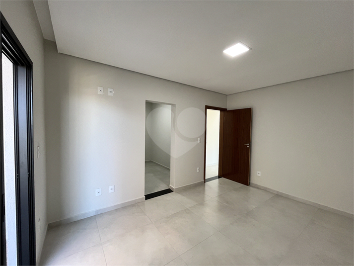 Foto REO1102696