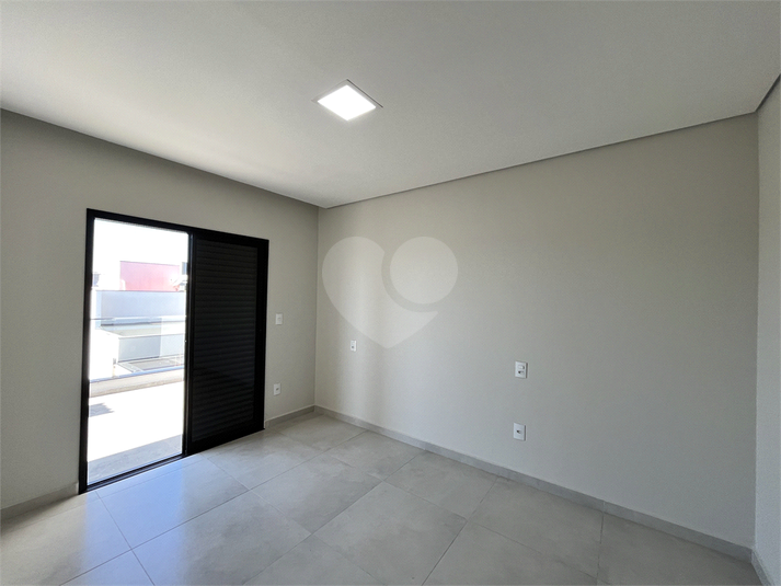 Foto REO1102696
