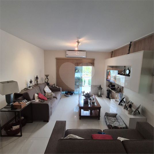 Foto REO1102701