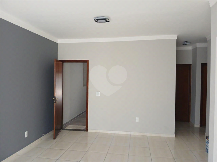 Foto REO1102711