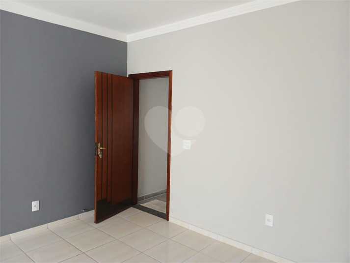 Foto REO1102711
