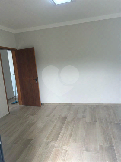 Foto REO1102716